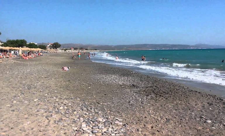 Kokkinos Pyrgos beach