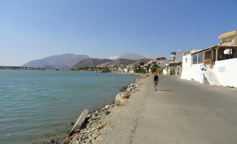 Kokkinos Pyrgos beach