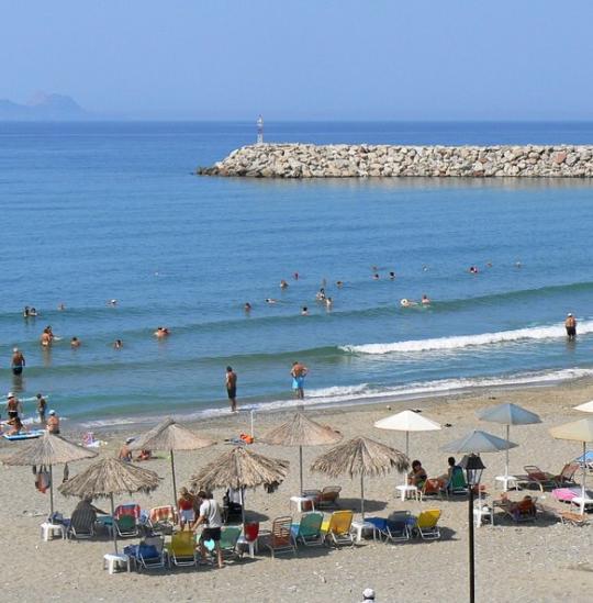 Kokkinos Pyrgos beach